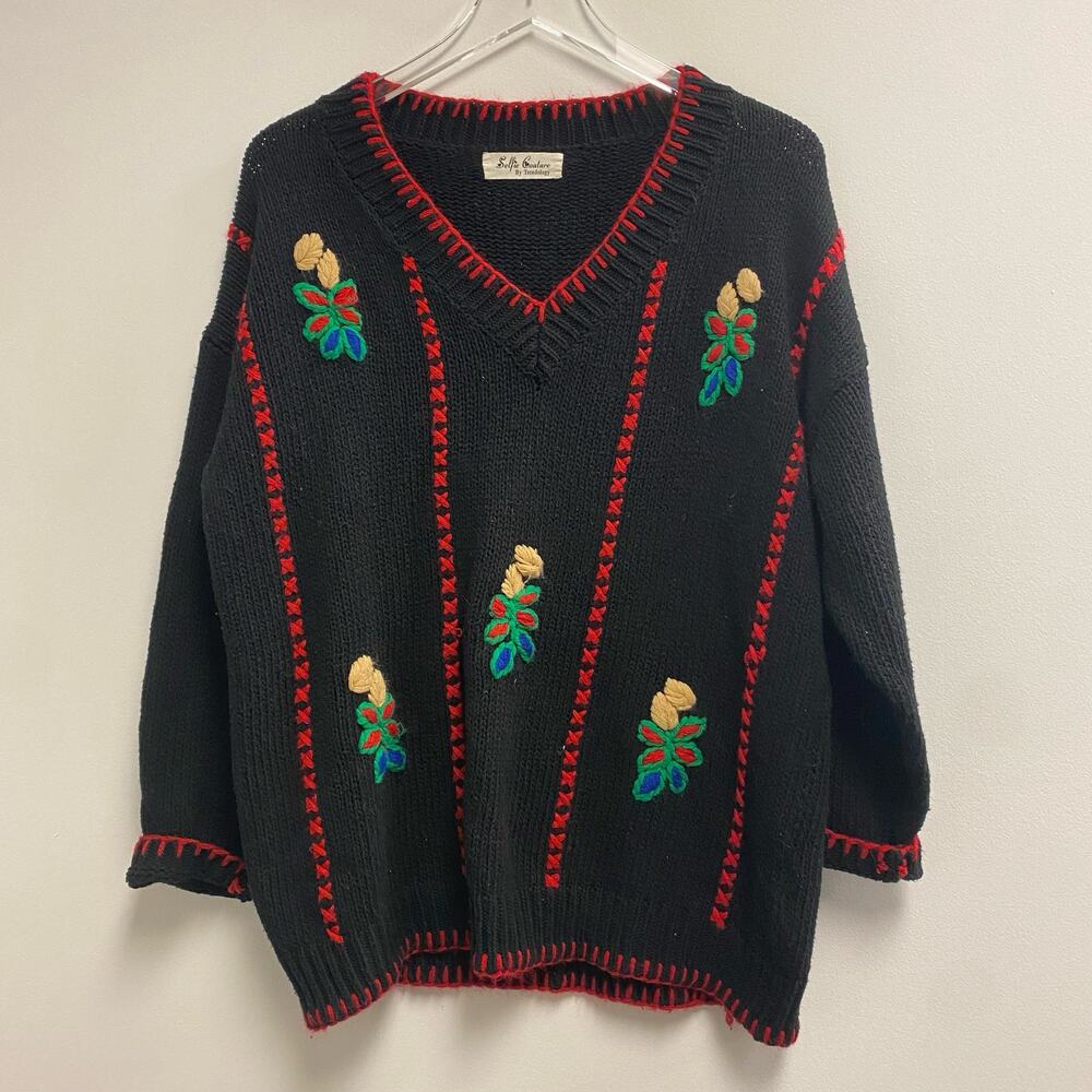 Selfie Couture Black Yarn Embroidered Floral Sweater Sz M/L
